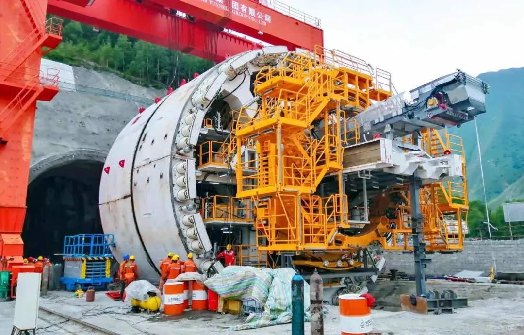 全球最大直径TBM “高加索号”在格鲁吉亚开始步进 全球最大直径TBM “高加索号”在格鲁吉亚开始步进