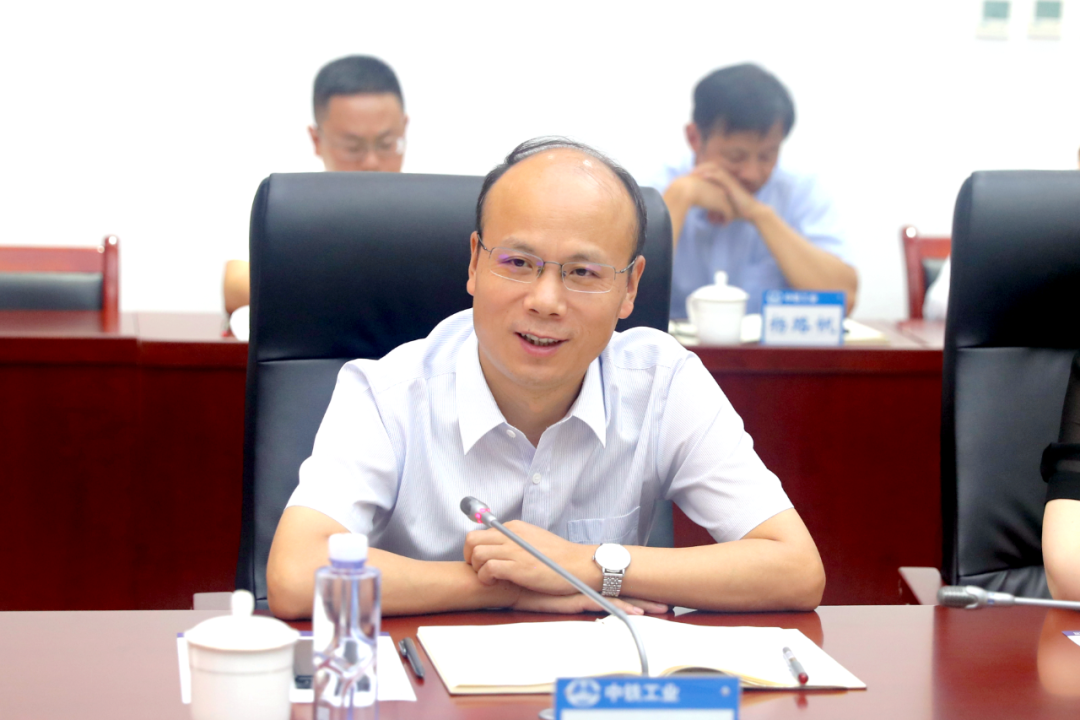 卓普周会见中铁开投党委书记、董事长张润文,党委副书记、总经理陈安惠 卓普周会见中铁开投党委书记、董事长张润文,党委副书记、总经理陈安惠