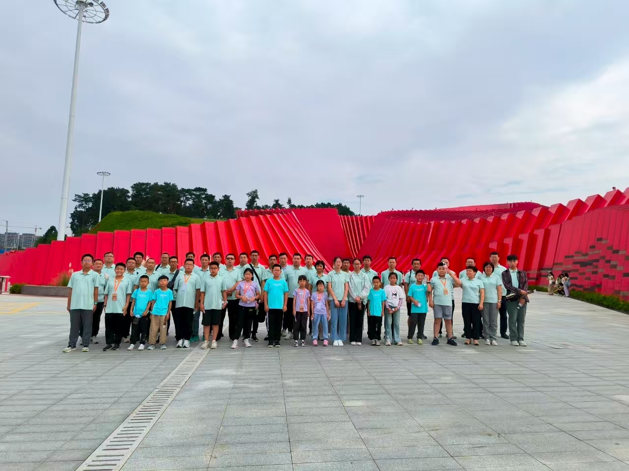 请体验来自中铁工业劳模先进的专属幸福亲子夏日时光