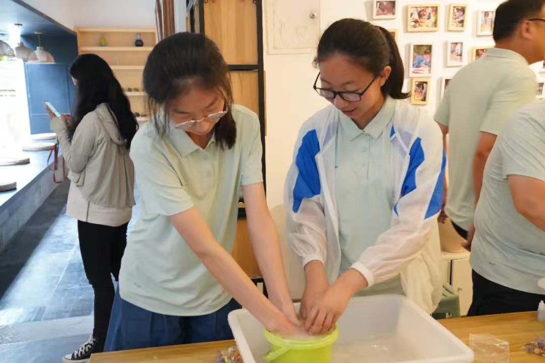 请体验来自中铁工业劳模先进的专属幸福亲子夏日时光