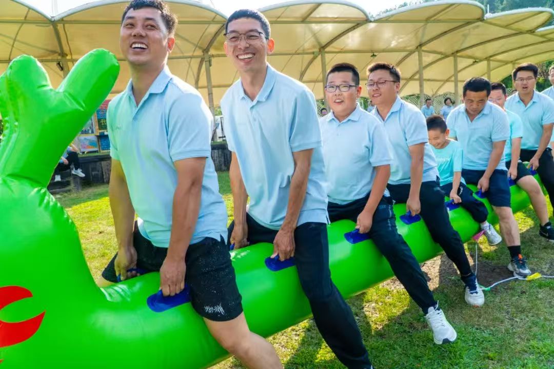 请体验来自中铁工业劳模先进的专属幸福亲子夏日时光