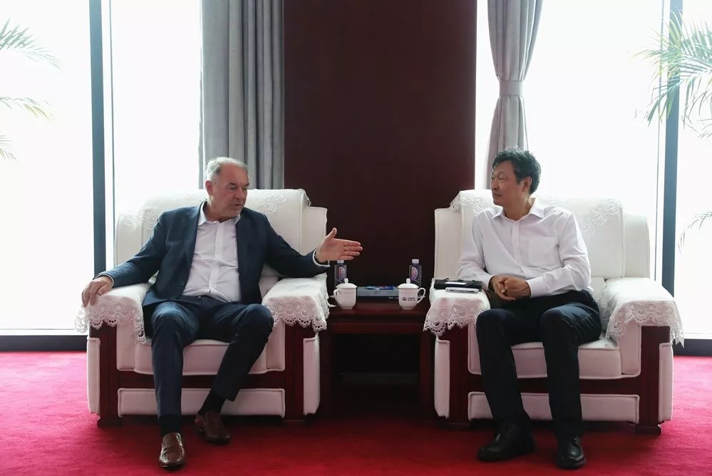 奥钢联轨道技术集团首席执行官迪特·弗里茨一行到中铁工业考察交流