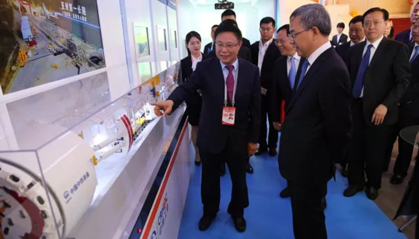 胡春华副总理点赞中铁工业大国重器
