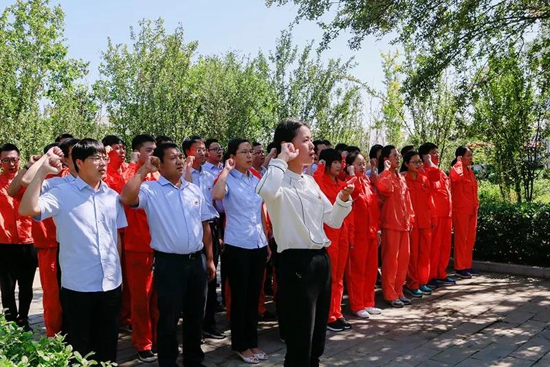从党的一大代表王尽美到党的十九大代表王中美,中铁工业人这样传承初心 从党的一大代表王尽美到党的十九大代表王中美,中铁工业人这样传承初心