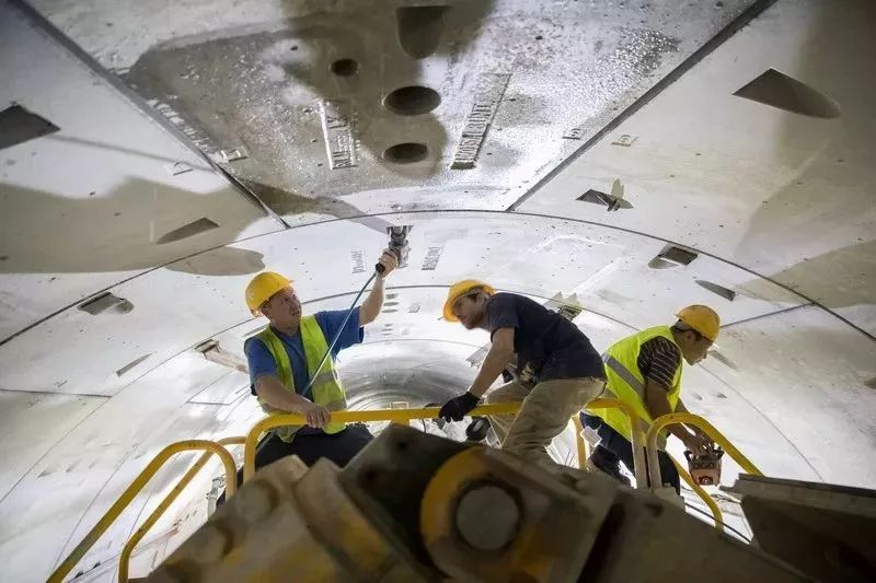 以色列举国关注丨“中国造”盾构机洞穿特拉维夫轻轨隧道 以色列举国关注丨“中国造”盾构机洞穿特拉维夫轻轨隧道