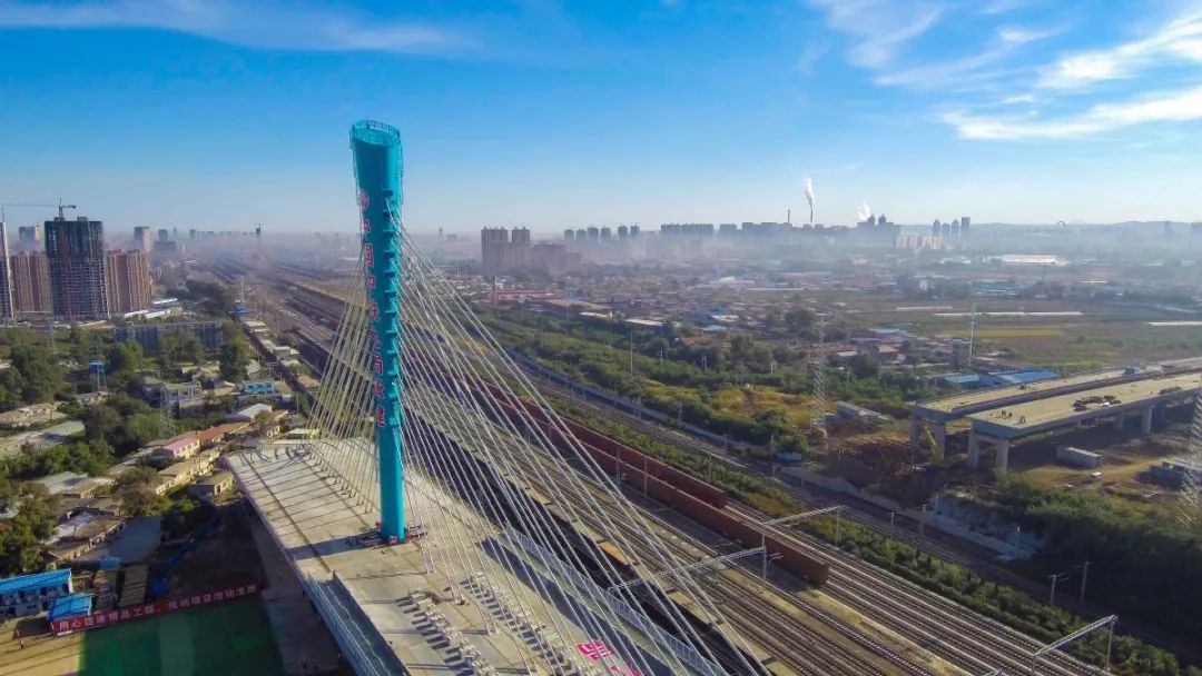 我们参建的这座立交桥跨越15条铁路线,华丽“转体”创造5项“中国之最” 我们参建的这座立交桥跨越15条铁路线,华丽“转体”创造5项“中国之最”